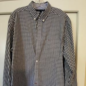 Men's Tommy Hilfiger shirt. LG